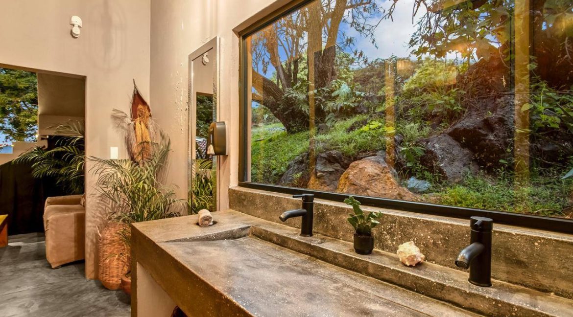 630007320_1561402212655799_2560573769825546772_n