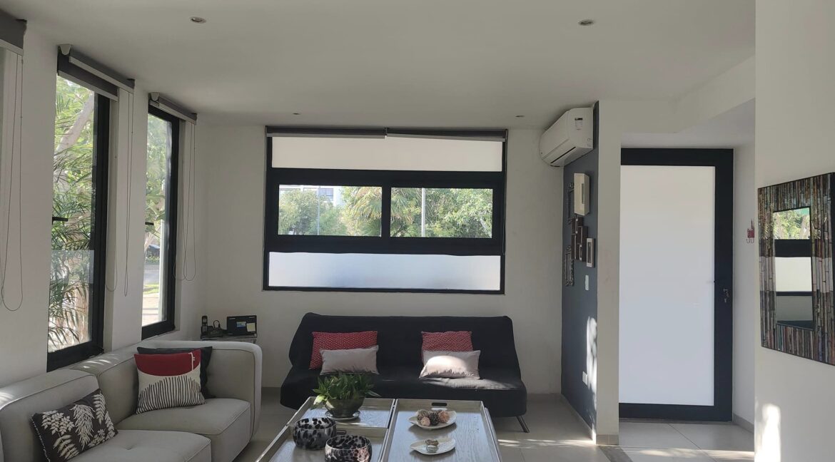 355023942_746824344113594_67406080399613099_n