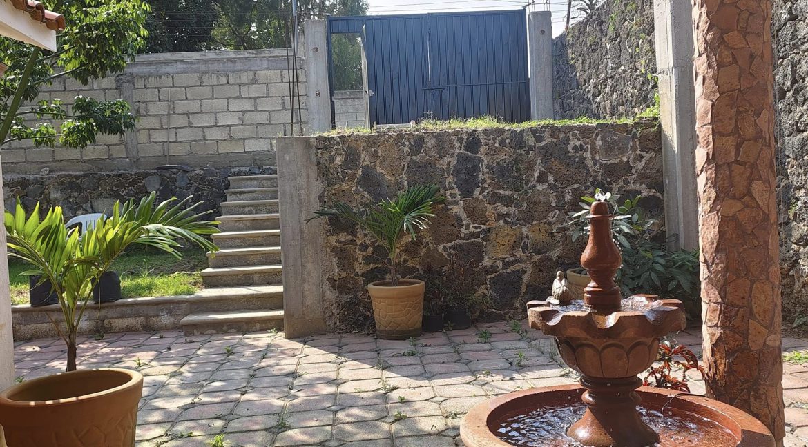 385048105_823175296478498_9196215693240797329_n