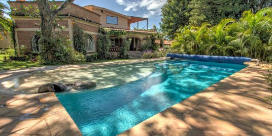 Casa Lluvia de Oro